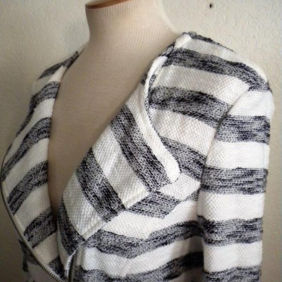 SANCTUARY CLOTHING MS SIZE MEDIUM BLUE AND WHITE STRIPED ASYMMERTICAL ZIP JACKET - Picture 5 of 9